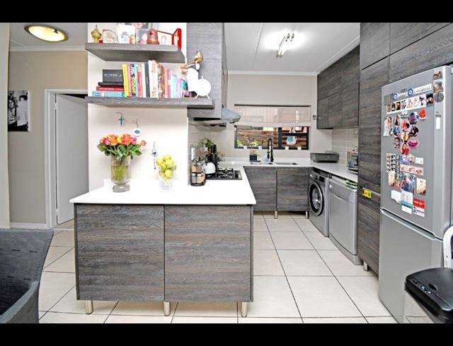 3 BEDROOM APARTMENT FOR SALE IN GREENSTONE HILL